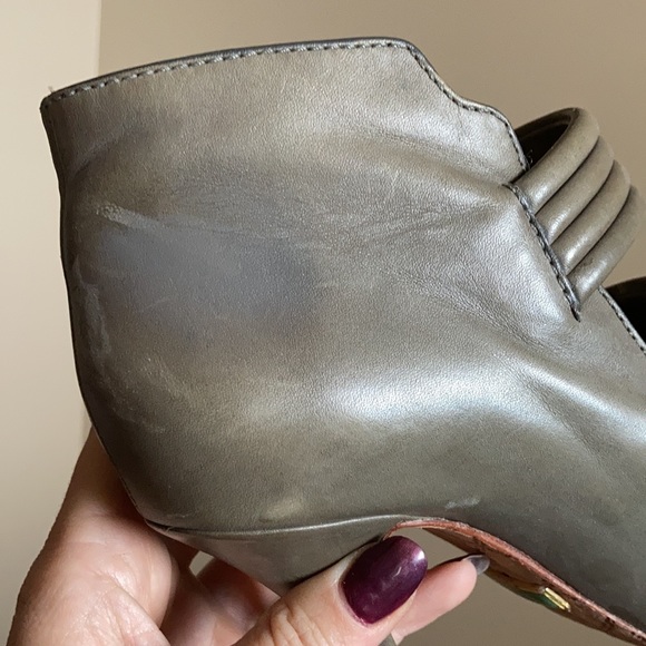 L.A.M.B. Heels - Picture 7 of 8